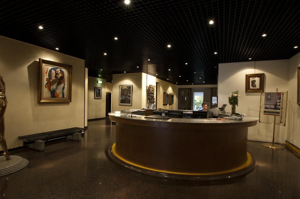 Victor Hotel Бари Интериор снимка