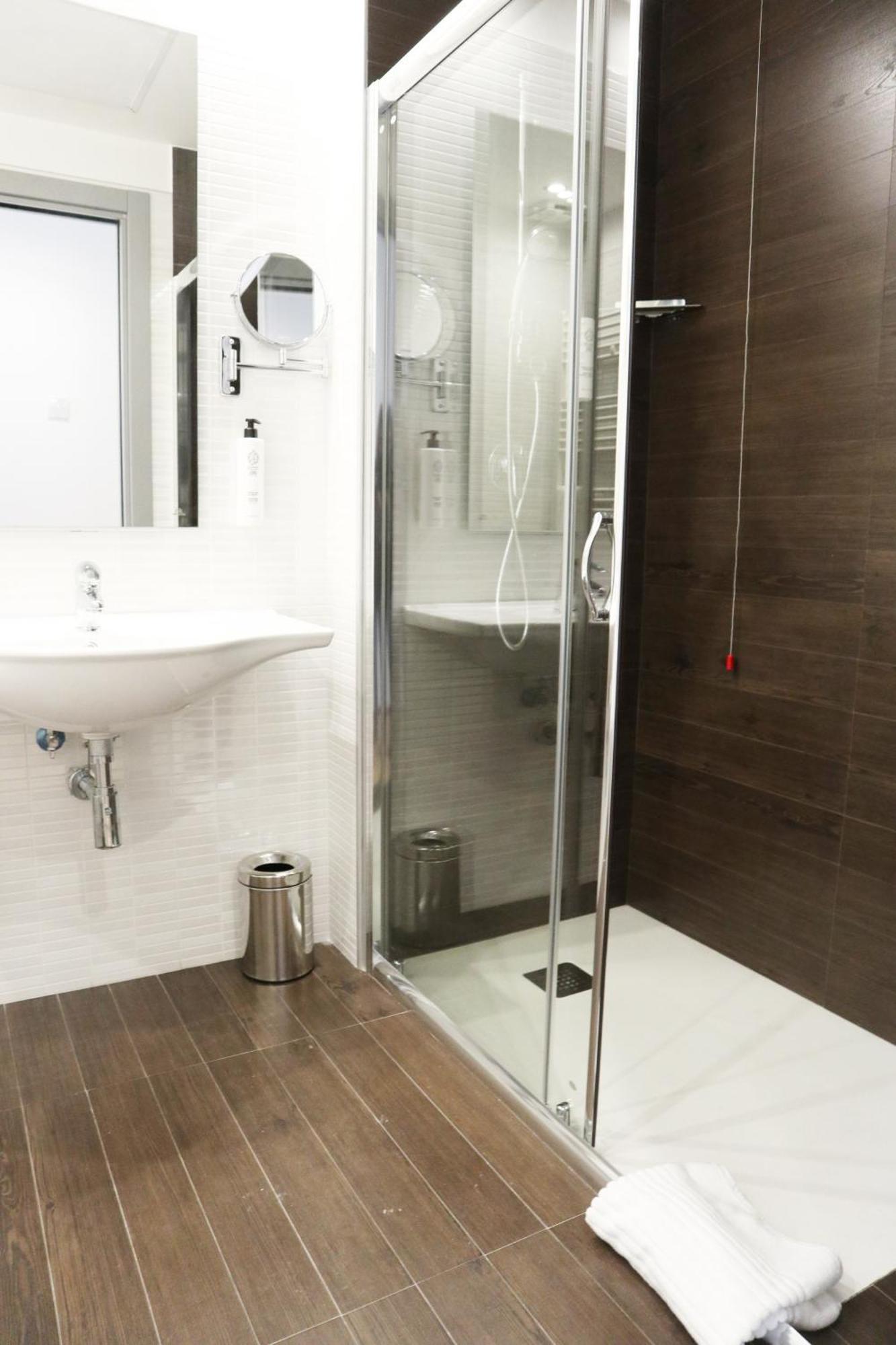 Victor Hotel Бари Екстериор снимка