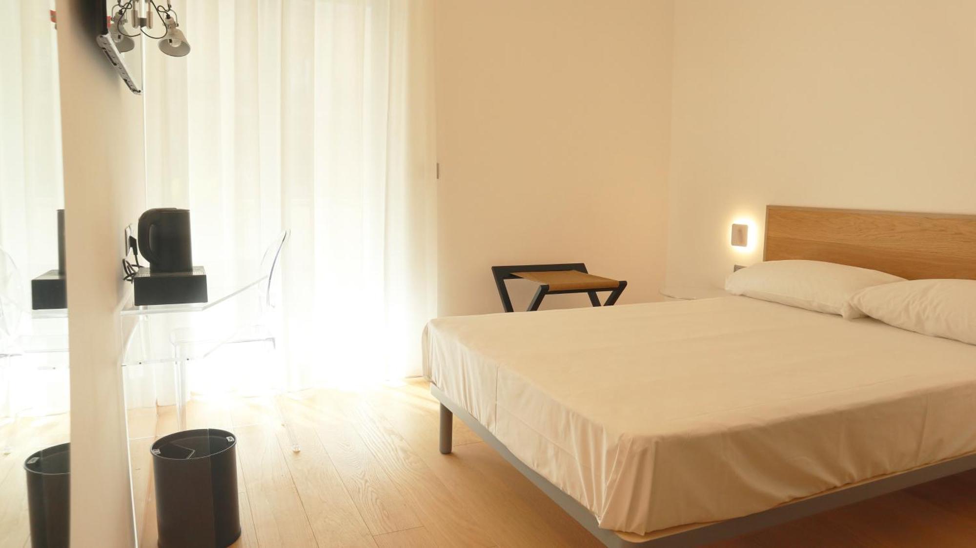 Victor Hotel Бари Екстериор снимка