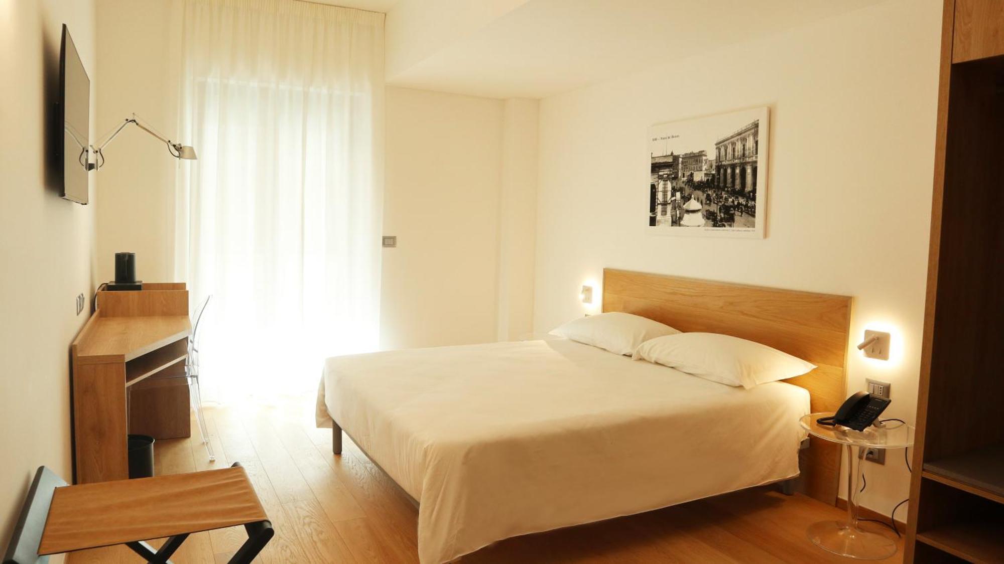 Victor Hotel Бари Екстериор снимка