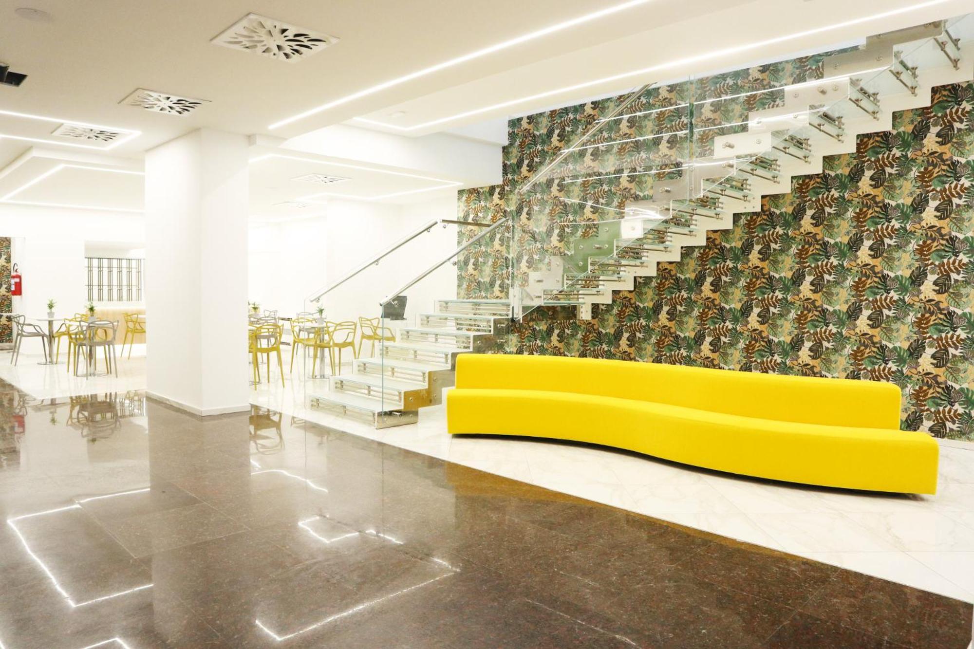 Victor Hotel Бари Екстериор снимка