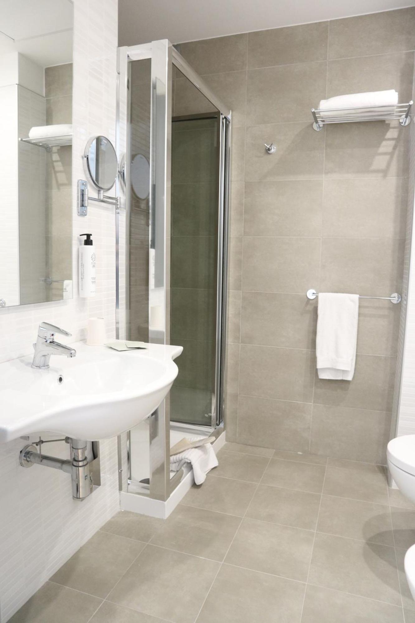 Victor Hotel Бари Екстериор снимка