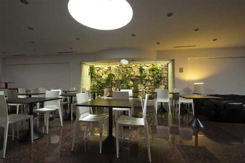 Victor Hotel Бари Ресторант снимка