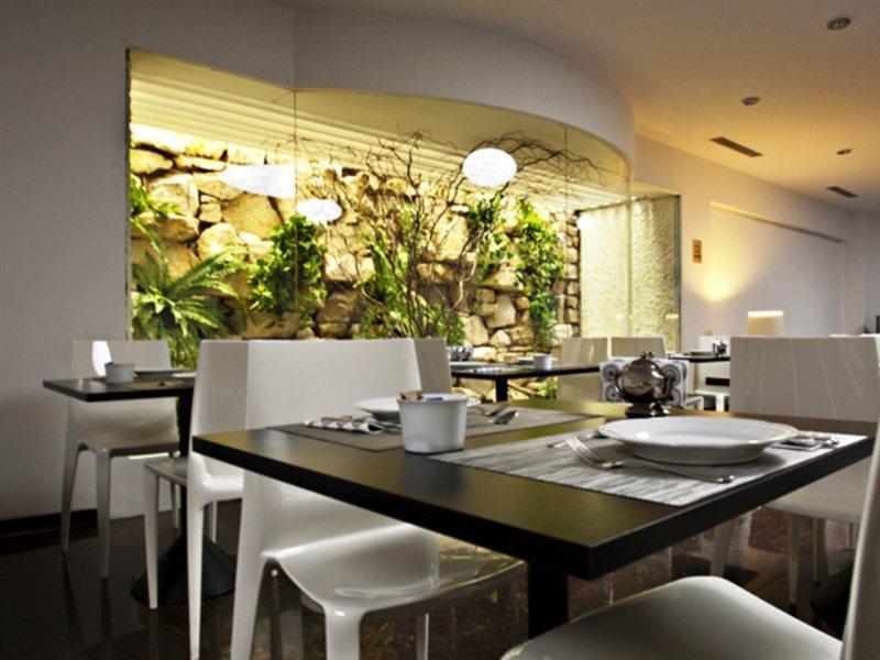 Victor Hotel Бари Екстериор снимка