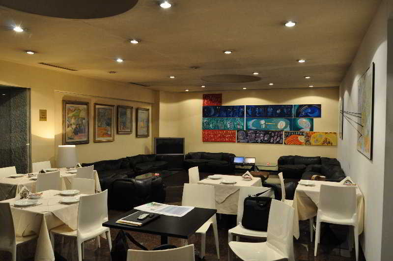 Victor Hotel Бари Екстериор снимка