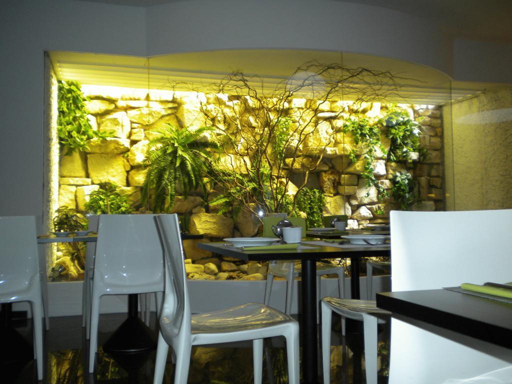 Victor Hotel Бари Ресторант снимка